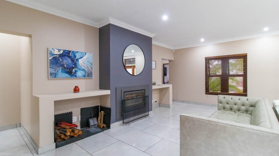 5 Bedroom Property for Sale in Klein Zevenwacht Western Cape